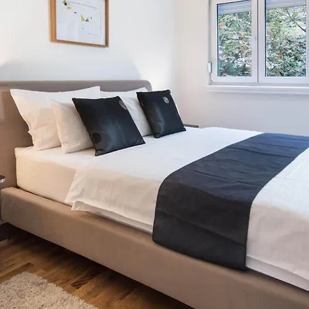 One Bedroom Sima